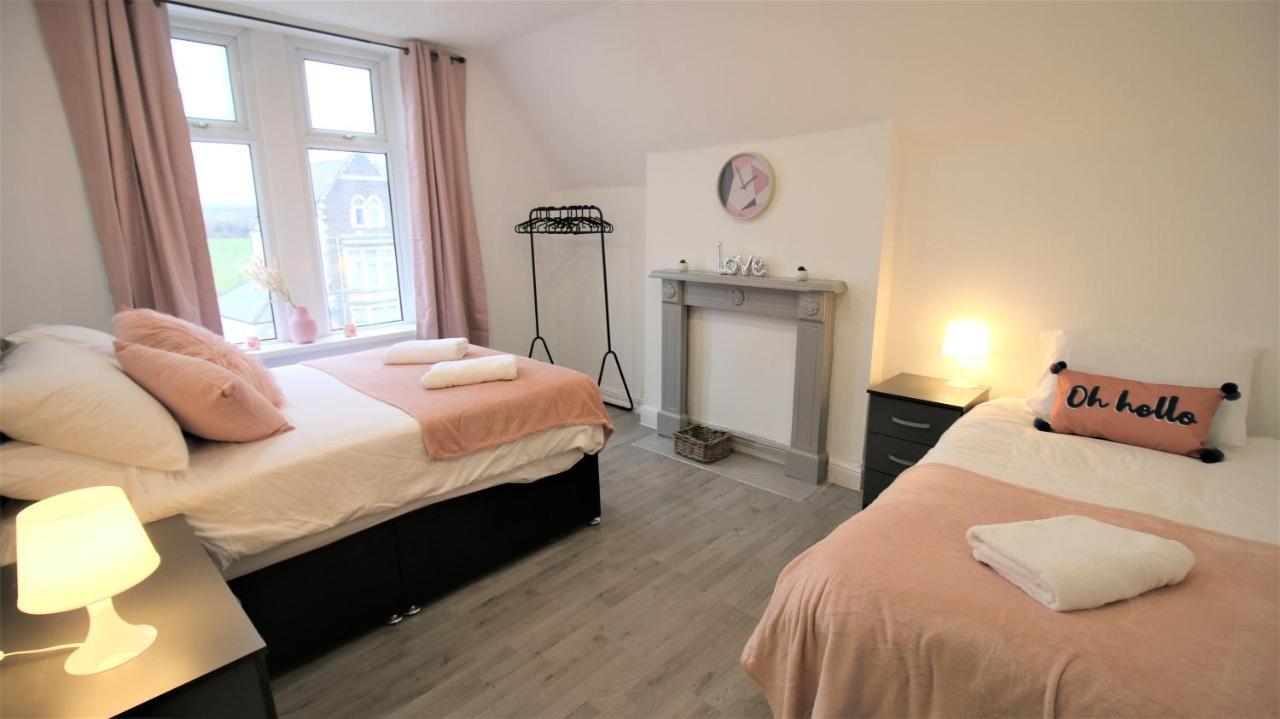 Free Local Parking - Fast Wifi - Sleeps 10 Guests By Property Promise Cardiff Zewnętrze zdjęcie