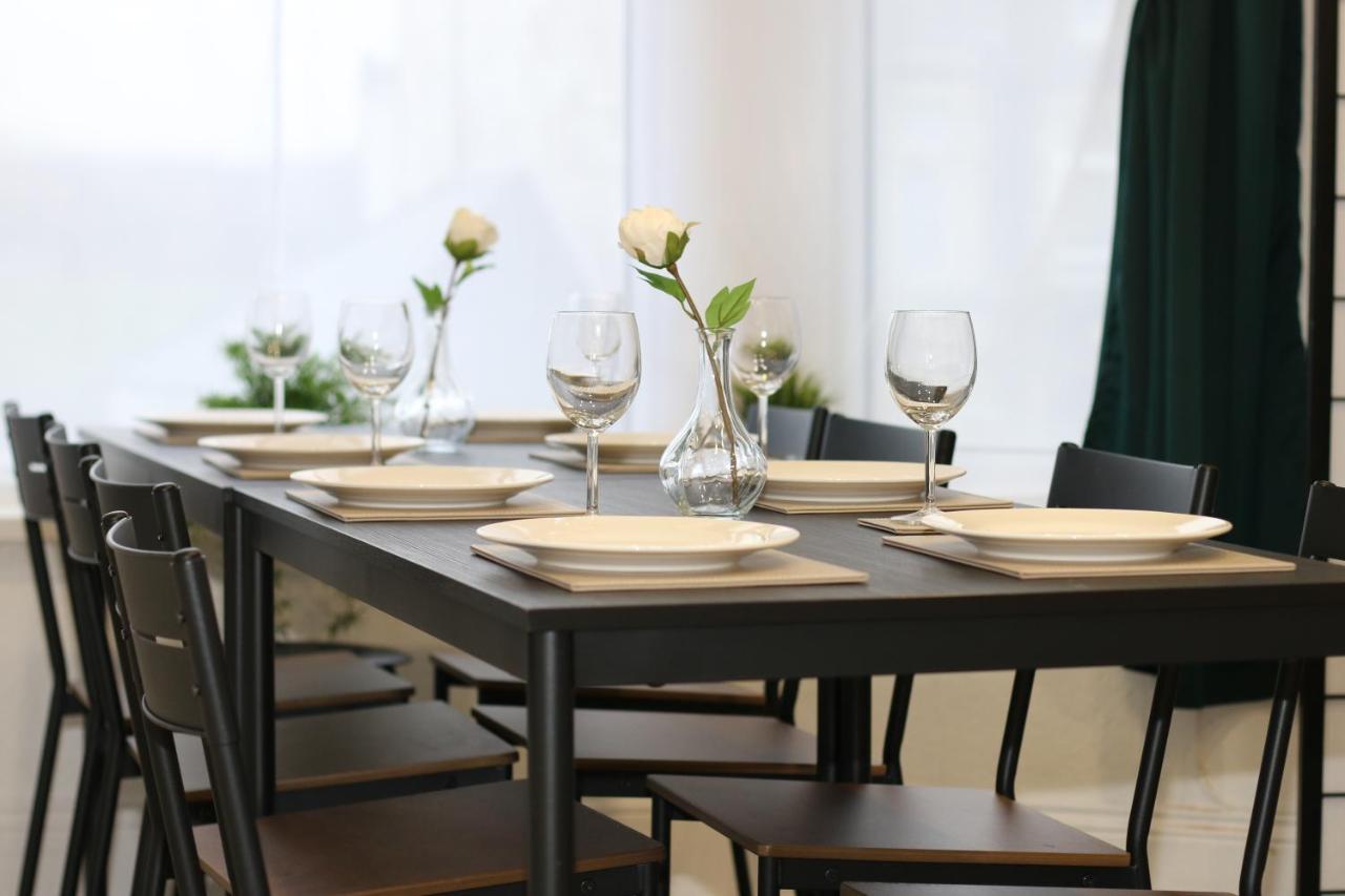 Free Local Parking - Fast Wifi - Sleeps 10 Guests By Property Promise Cardiff Zewnętrze zdjęcie