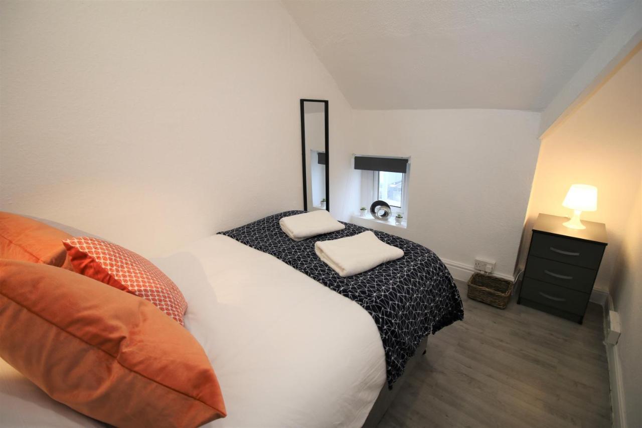 Free Local Parking - Fast Wifi - Sleeps 10 Guests By Property Promise Cardiff Zewnętrze zdjęcie